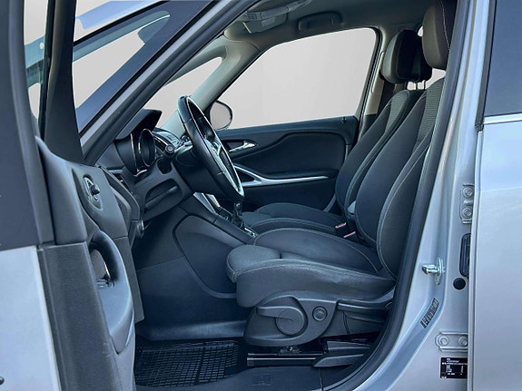 Opel Zafira 12 of 25