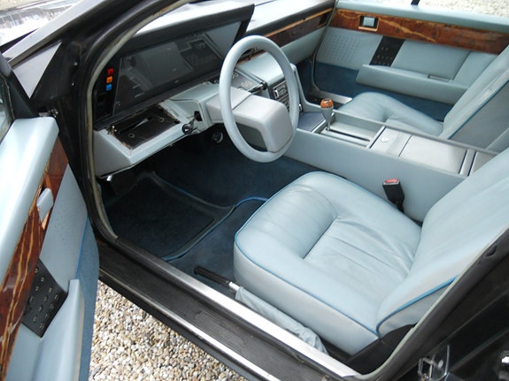 Aston Martin Lagonda 2 of 5