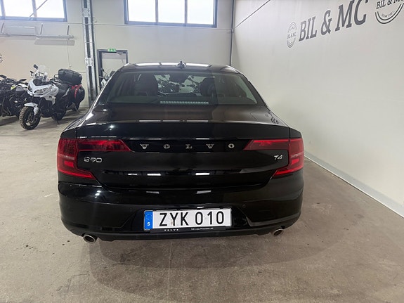 Volvo S90 8 of 17