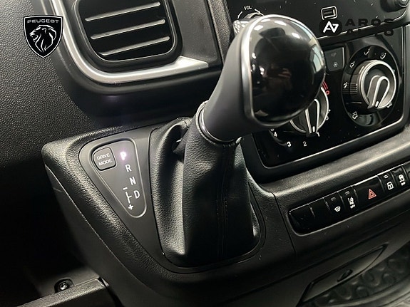 Peugeot Boxer 12 of 14