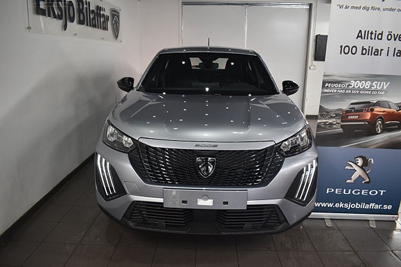 Peugeot 2008 2 of 5