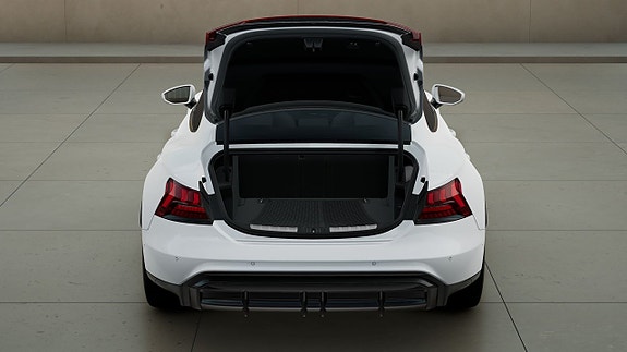 Audi e-tron 6 of 12