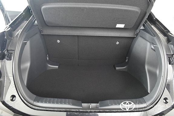 Toyota C-HR 9 of 11
