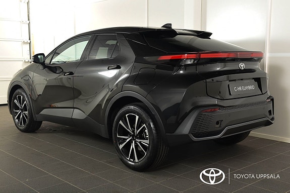 Toyota C-HR 2 of 11
