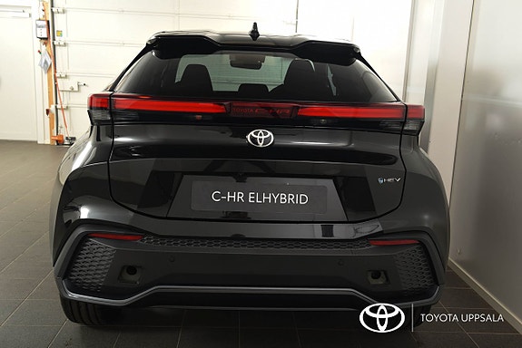 Toyota C-HR 4 of 11