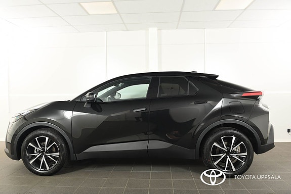 Toyota C-HR 3 of 11