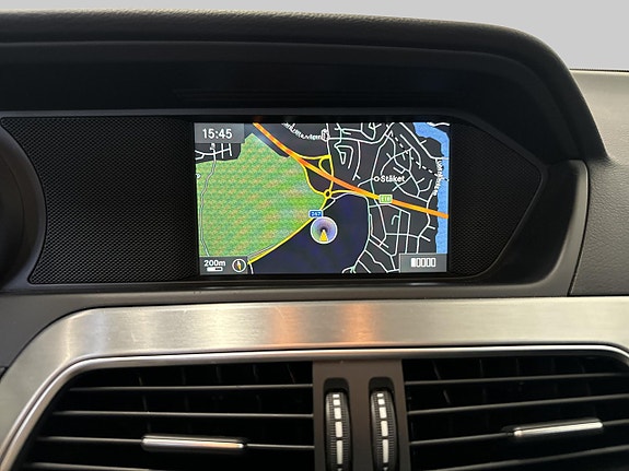 Mercedes-Benz C63 14 of 30