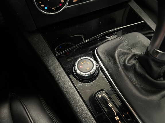 Mercedes-Benz C63 28 of 30