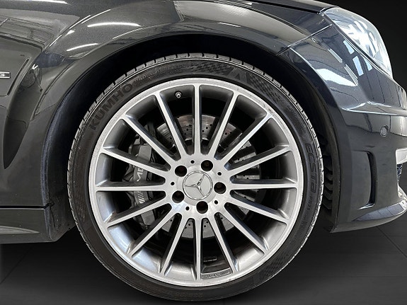 Mercedes-Benz C63 10 of 30