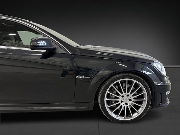 Mercedes-Benz C63 20 of 30