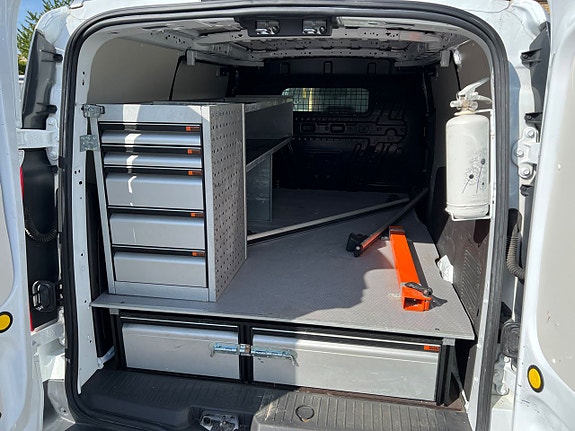 Ford Transit Connect 9 of 20