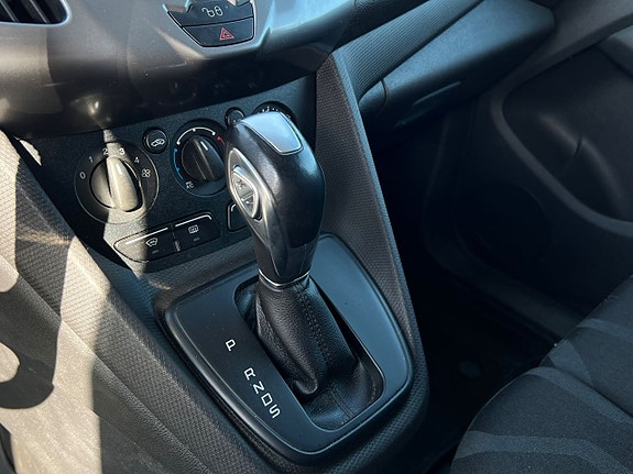 Ford Transit Connect 14 of 20