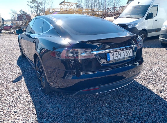 Tesla Model S 3 of 21