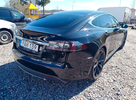 Tesla Model S 9 of 21