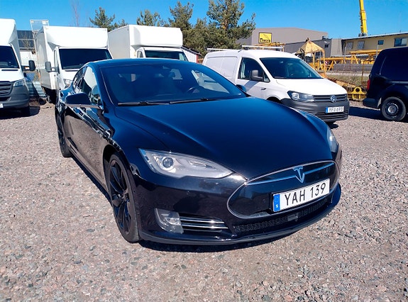 Tesla Model S 4 of 21