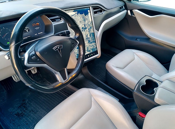 Tesla Model S 12 of 21