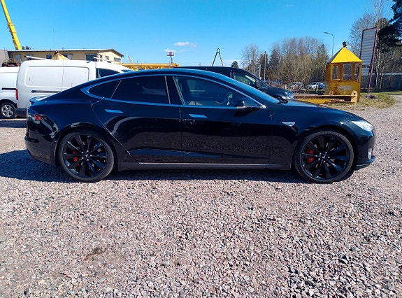 Tesla Model S 7 of 21