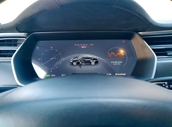 Tesla Model S 14 of 21