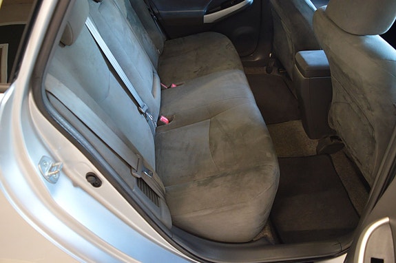 Toyota Prius 16 of 20