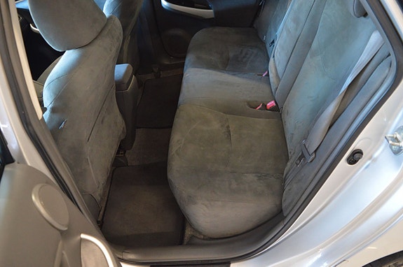 Toyota Prius 17 of 20