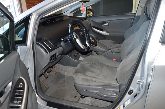 Toyota Prius 14 of 20