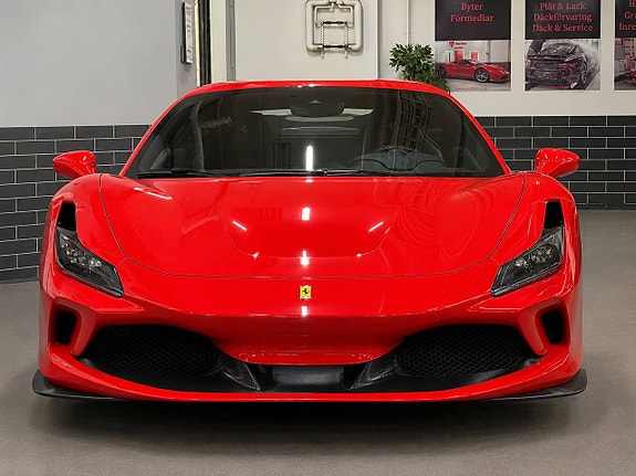 Ferrari F8 Tributo 4 of 18