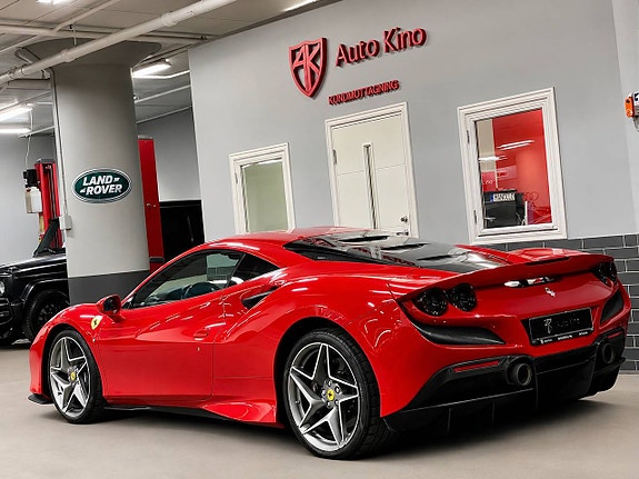 Ferrari F8 Tributo 3 of 18
