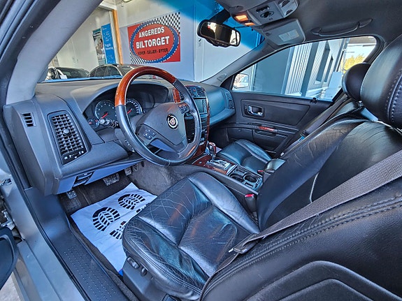 Cadillac SRX 14 of 15