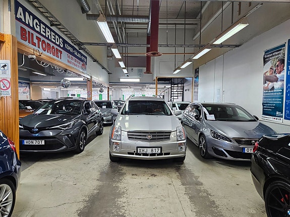 Cadillac SRX 6 of 15