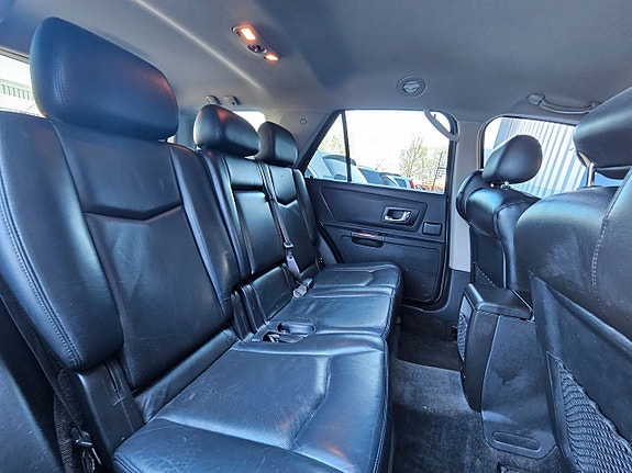 Cadillac SRX 11 of 15