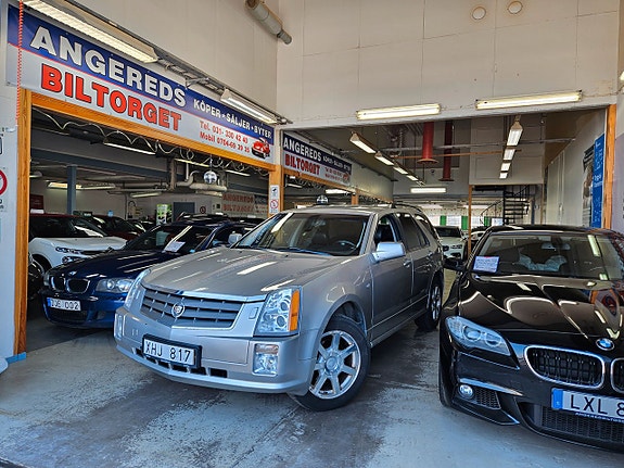 Cadillac SRX 4 of 15