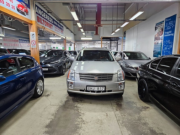 Cadillac SRX 5 of 15