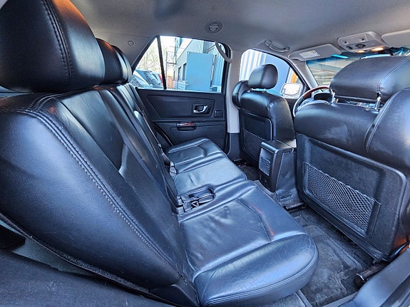 Cadillac SRX 10 of 15