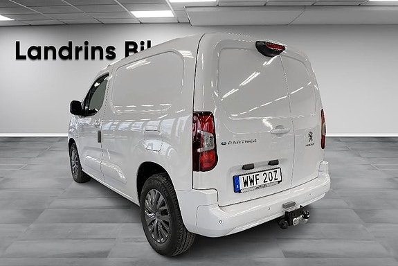 Peugeot Partner 3 of 5
