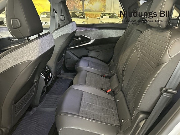 Peugeot e-5008 7 of 12