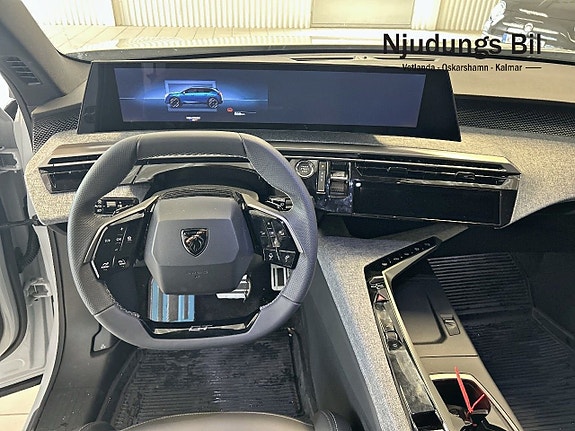 Peugeot e-5008 9 of 12