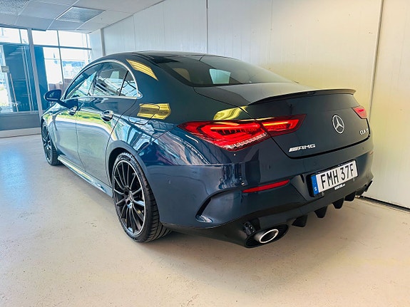 Mercedes-Benz CLA35 3 of 5
