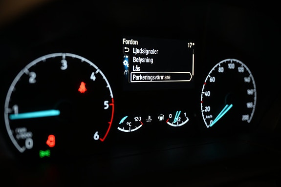 Ford Transit 23 of 26