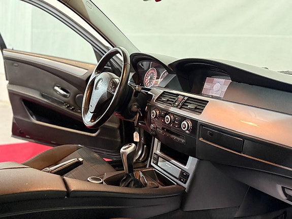 BMW 520 12 of 16