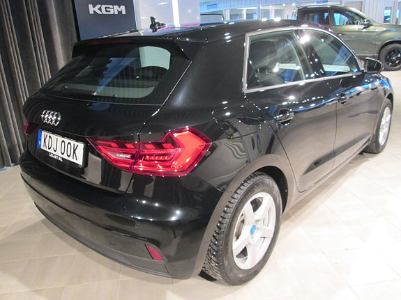 Audi A1 2 of 5