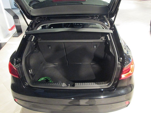 Audi A1 3 of 5