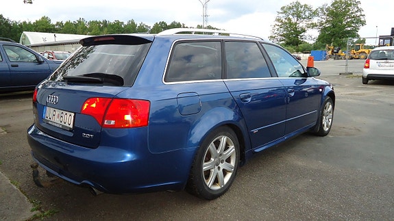 Audi A4 6 of 17