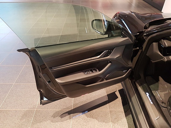 Porsche Taycan 4 7 of 12