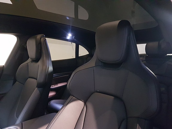 Porsche Taycan 4 9 of 12