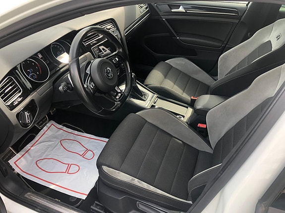 Volkswagen Golf VII 9 of 18