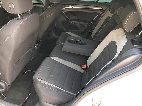 Volkswagen Golf VII 16 of 18