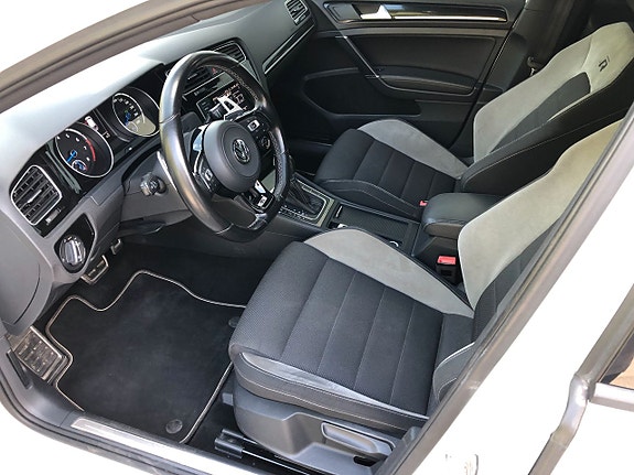 Volkswagen Golf VII 13 of 18