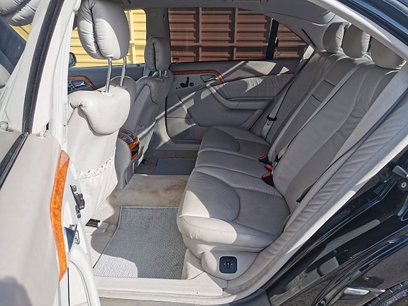 Mercedes-Benz S320 8 of 10