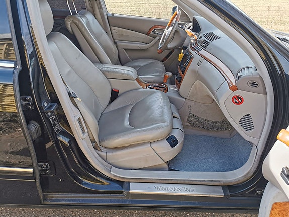 Mercedes-Benz S320 6 of 10