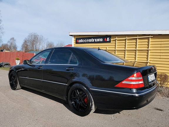 Mercedes-Benz S320 2 of 5